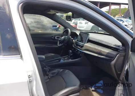 2024 Jeep Compass Trailhawk 4X4 из США, поврежденный, VIN 3C4NJDDN0RT595786